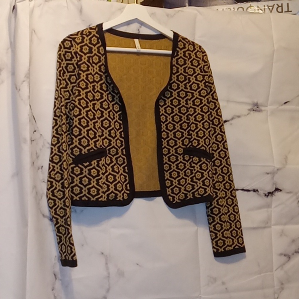 Frenchi  crop jacket M/L 💘💘💘💘